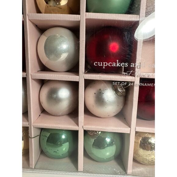 cupcakes & cashmere red green gold white ornaments 23 pc christmas holiday - Picture 3 of 6